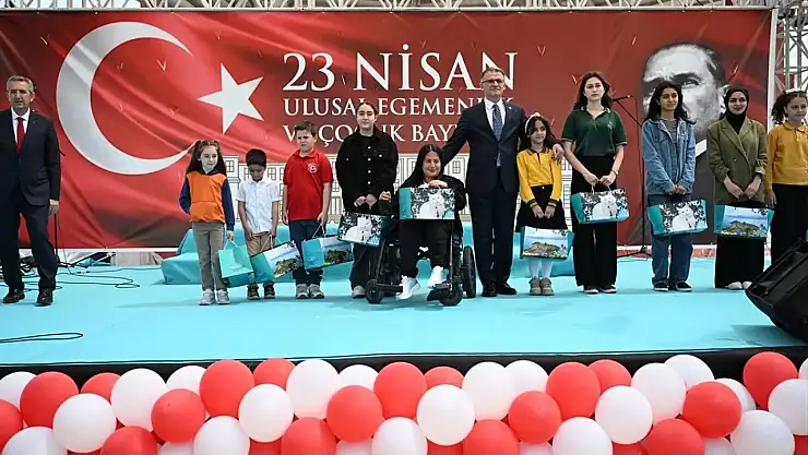Van'da 23 Nisan Ulusal Egemenlik ve Çocuk Bayramı kutlandı