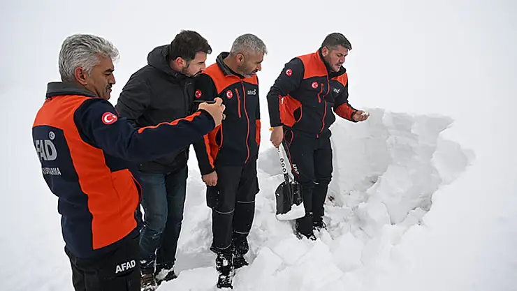 Van'da çığ tehlikesi olan yerleri belirleyen ekip kuruldu