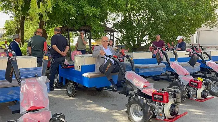 Van'da DAP destekli tarım aletleri dağıtıldı