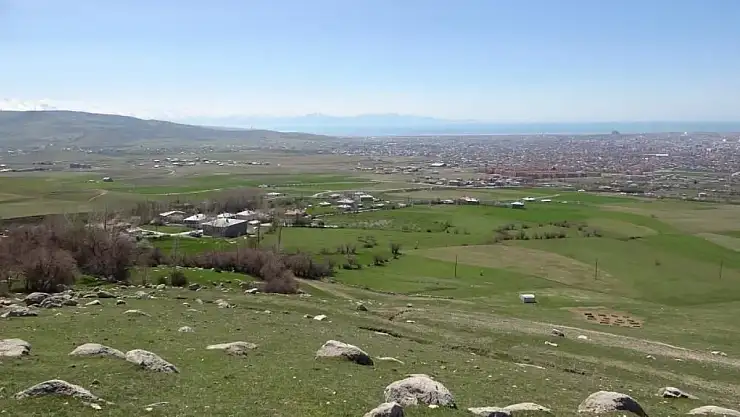 Van'da kaçak kazı ihbarına giden ekipler bambaşka bir durumla karşılaştı