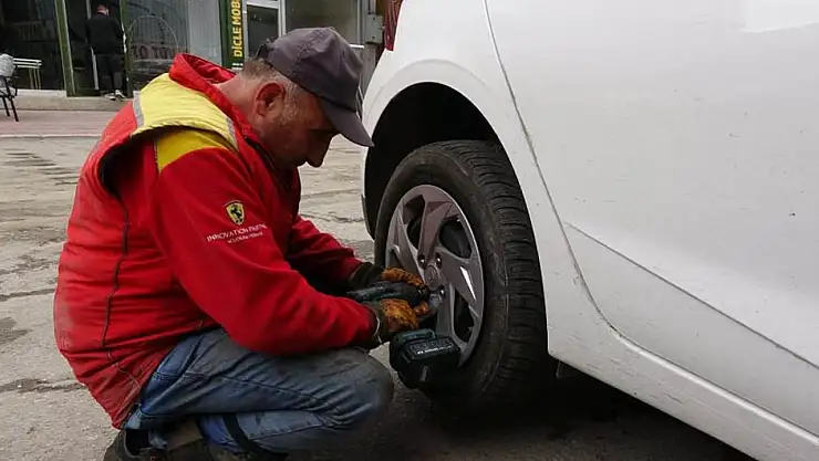 Van'da kış lastiği uygulaması başladı: Lastikçilerde yoğunluk arttı