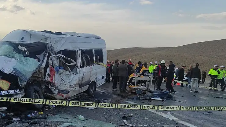 Van'da korkunç kazada ölü sayısı 8'e yükseldi