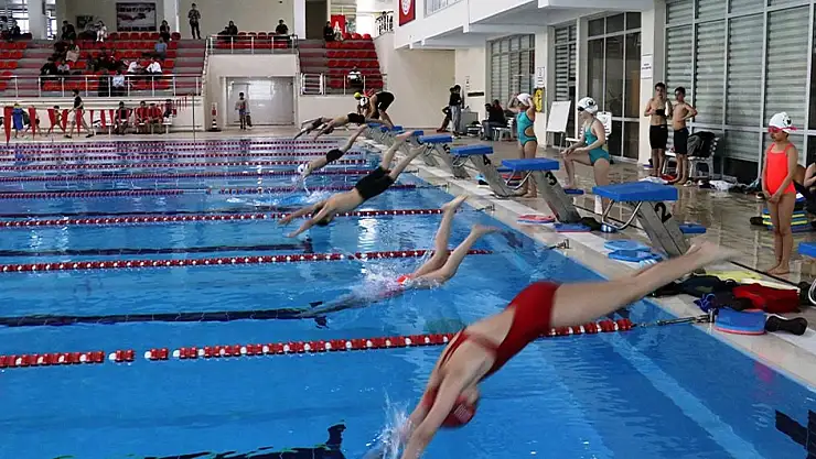 Van'da olimpik havuza yoğun ilgi