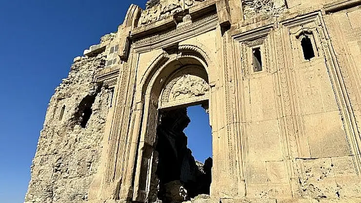 Van'ın bin 700 yıllık kilisesi ziyaretçilerini bekliyor
