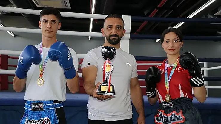 Van YYÜ'den iki sporcu, Türkiye birincisi oldu