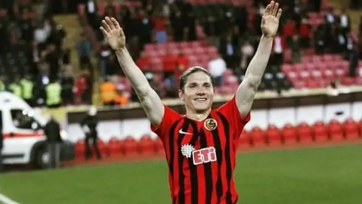 Vanspor, Mehmet Özcan'ı renklerine bağladı