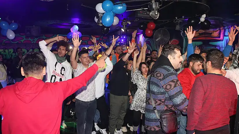 İranlı turistler yeni yıla Van'da girdi