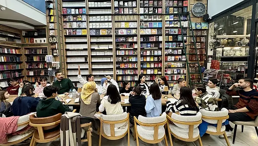Öğretmenler 'kitap tahlili' ile öğrencilere okuma alışkanlığı kazandırıyor