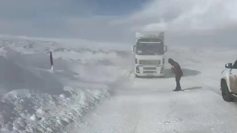 Tendürek geçidi ulaşıma kapandı