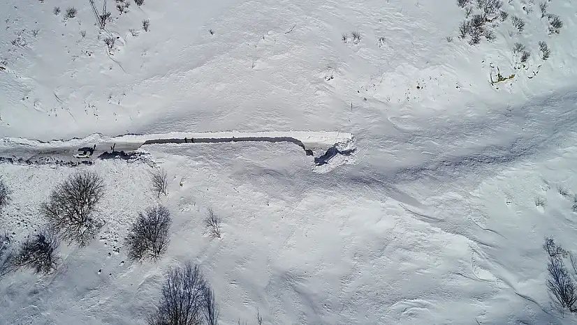 Van-Çatak kara yolu 4 gündür ulaşıma kapalı