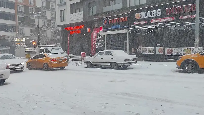 Van'da 296 yerleşim yeri ulaşıma kapandı