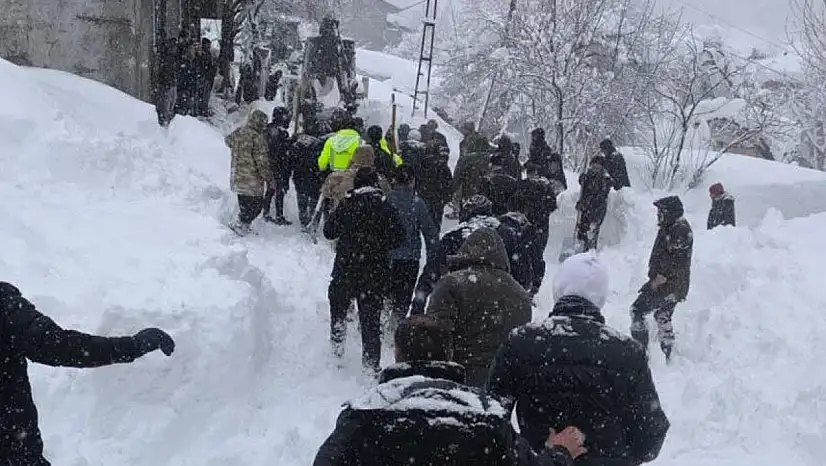 Van'da çığ felaketi: Gülnaz Bitik ekiplerce kurtarıldı