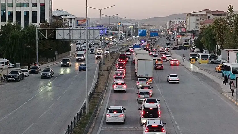 Van'da motorlu taşıt sayısı her geçen gün artıyor!