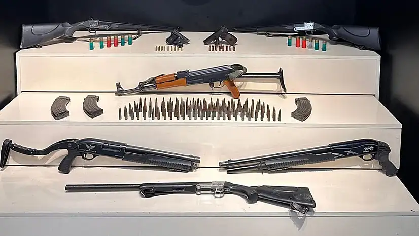 Van'da silah paylaşımı yapanlara operasyon düzenlendi