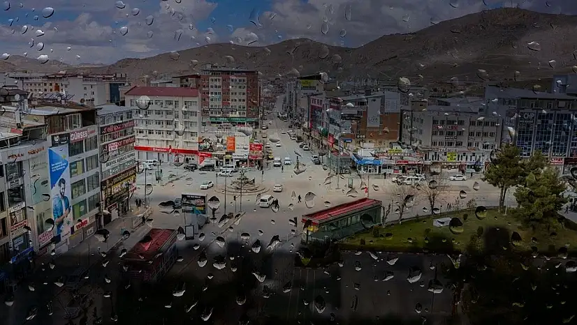 Van için yağmur sürprizi!