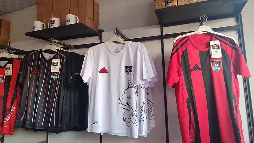 Vanspor'un yeni sezon formaları satışa sunuldu!