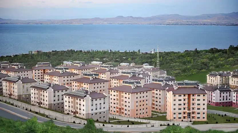 Bakan Göktaş açıkladı: Genç çiftlere sosyal konut müjdesi