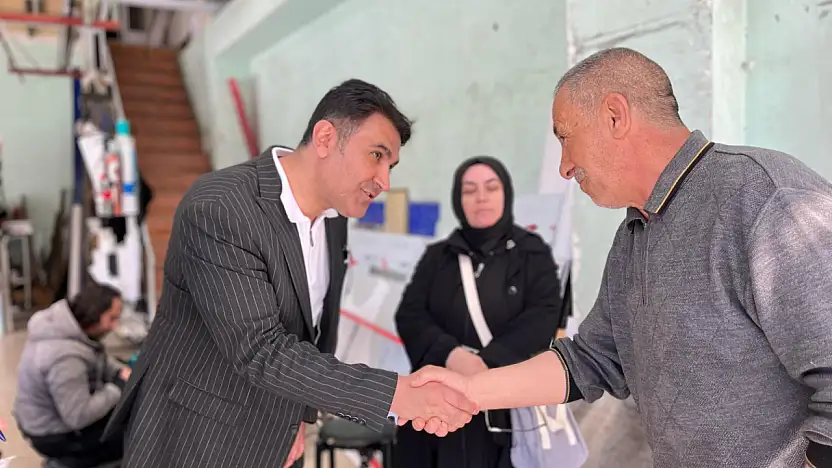 Van AK Parti, esnaf ve vatandaş ziyareti için tam kadro sahaya indi