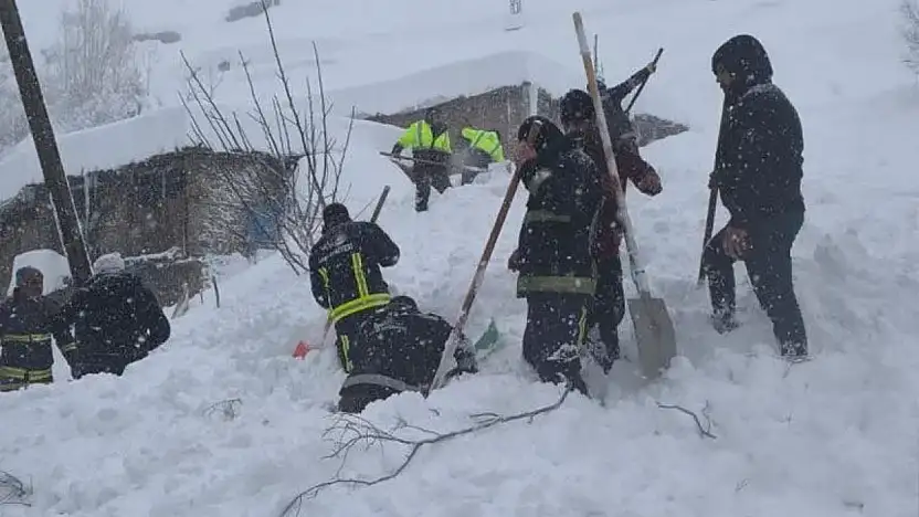 Van Çatak'ta çığ paniği: Vali Balcı'dan son durum açıklaması