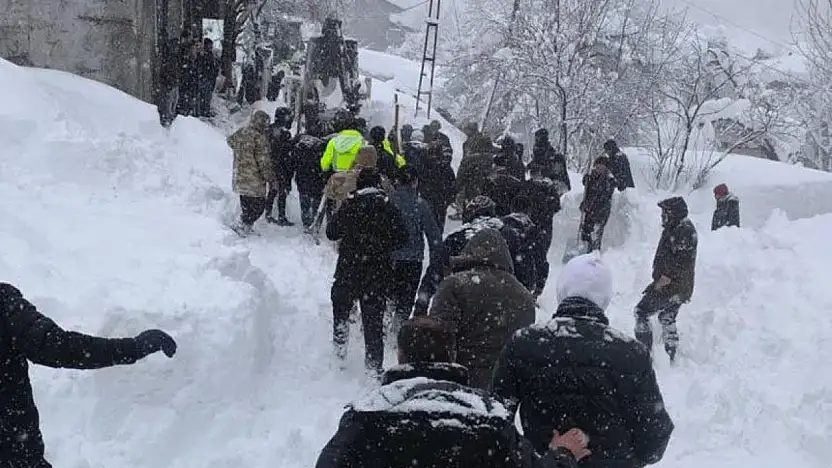 Van'da çığ felaketi: Gülnaz Bitik ekiplerce kurtarıldı
