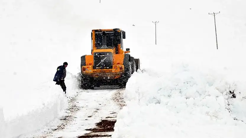Van'da kış çilesi: 77 mahalle yolu kapandı