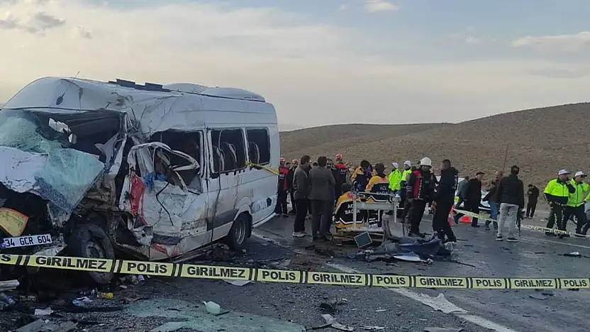 Van'da korkunç kazada ölü sayısı 8'e yükseldi