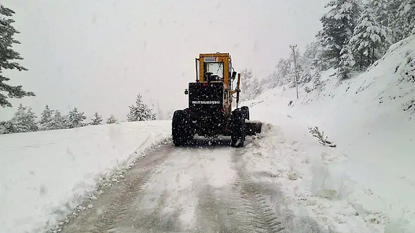 Van'daki etkili kar 287 yolu ulaşıma kapattı!