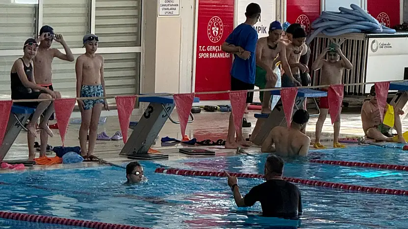 Van Gençlerbirliği Spor Kulübü, yüzme branşında zirveye oturdu
