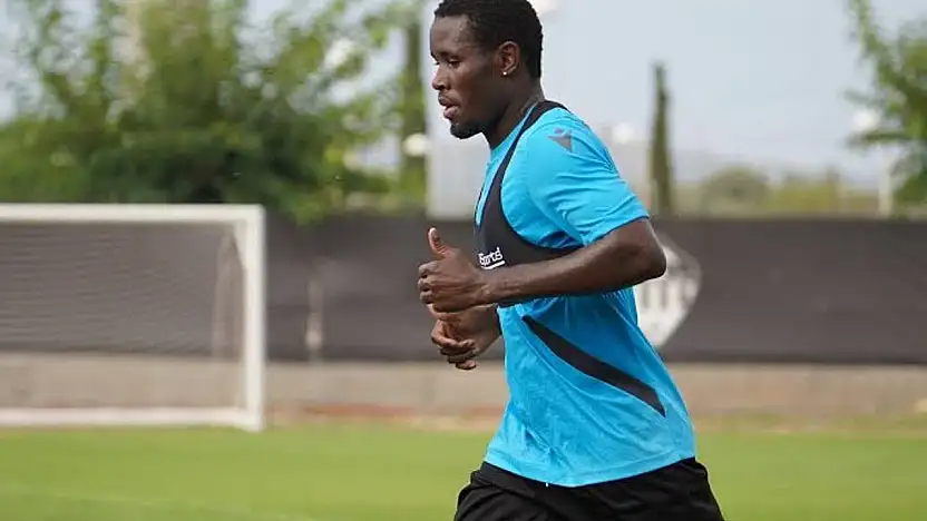 Vanspor'dan transferde durmak bilmiyor! Kenneth Obinna Ma imzayı attı