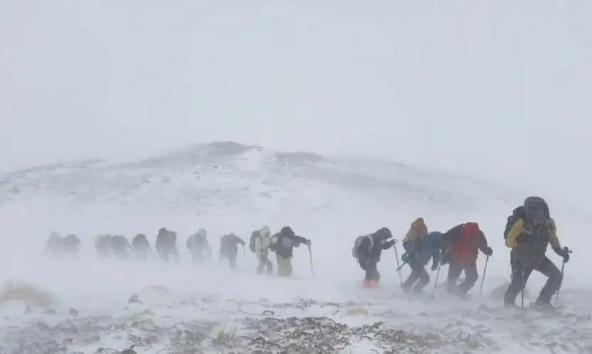 Artos Dağı'nda tipi ve fırtına: Dağcılar geri dönmek zorunda kaldı