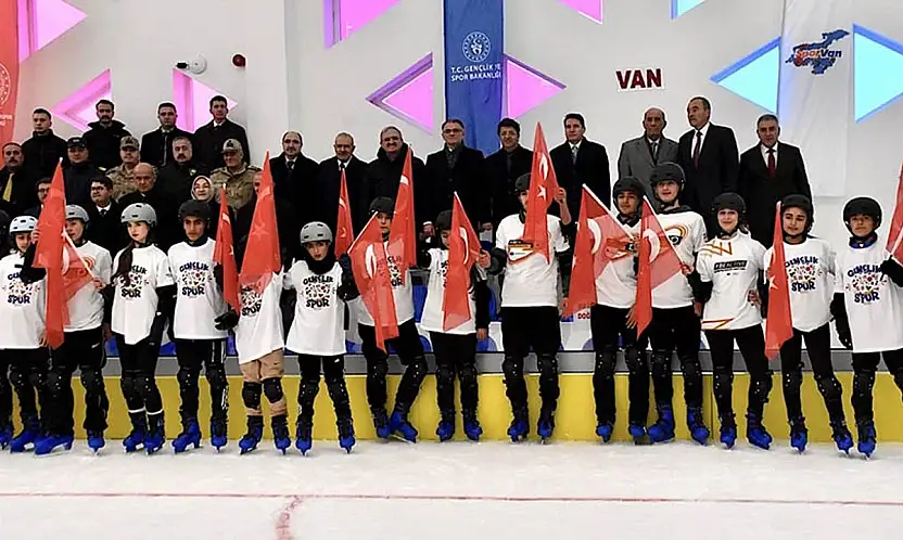 İçişleri Bakan Yardımcısı Karaloğlu, Van'da incelemelerde bulundu