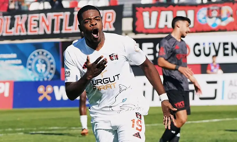 Ivan Cedric 11 golle zirveye göz kırptı