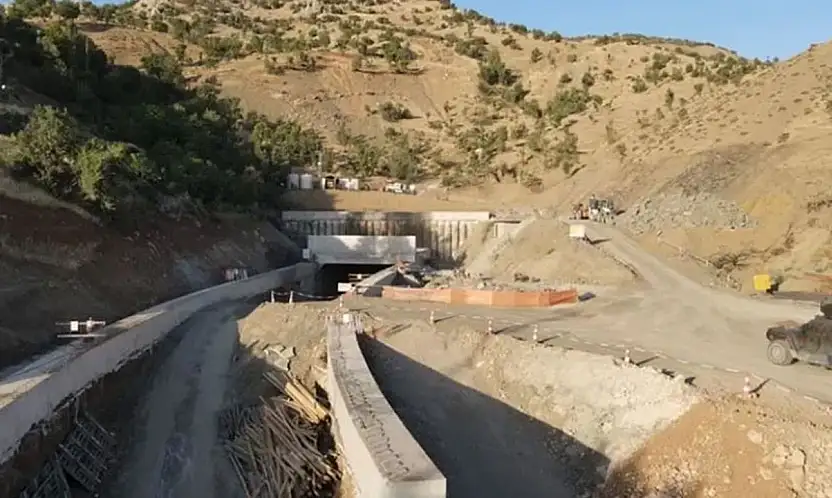 Şırnak-Van yolunda çalışmalar hızlandı