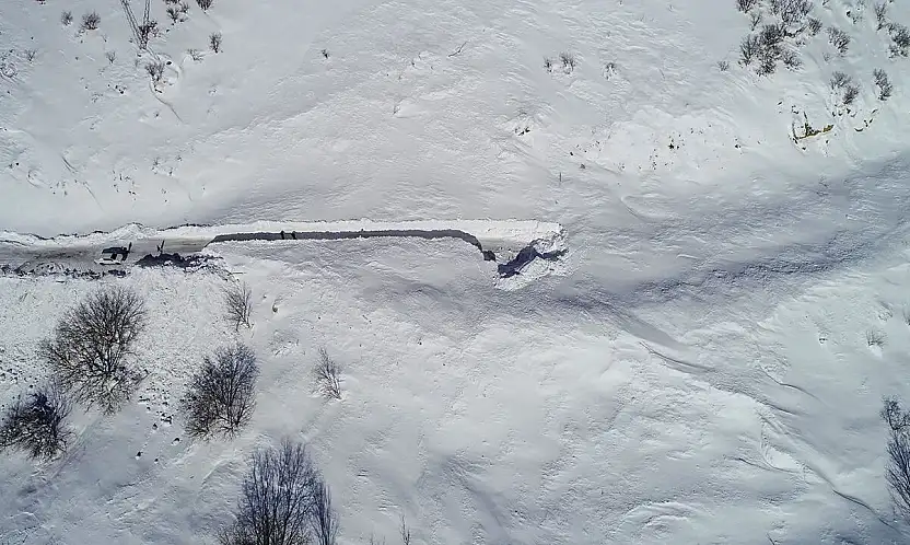 Van-Çatak kara yolu 4 gündür ulaşıma kapalı