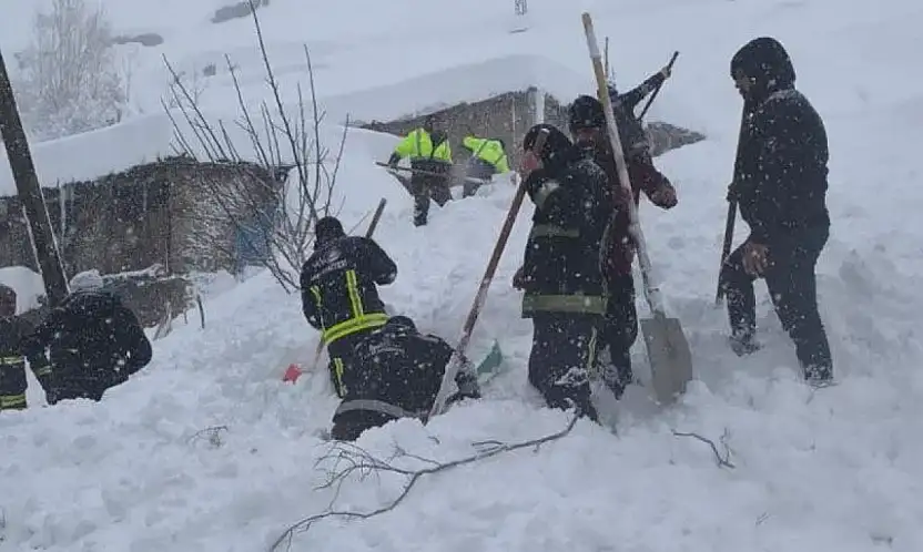 Van Çatak'ta çığ paniği: Vali Balcı'dan son durum açıklaması