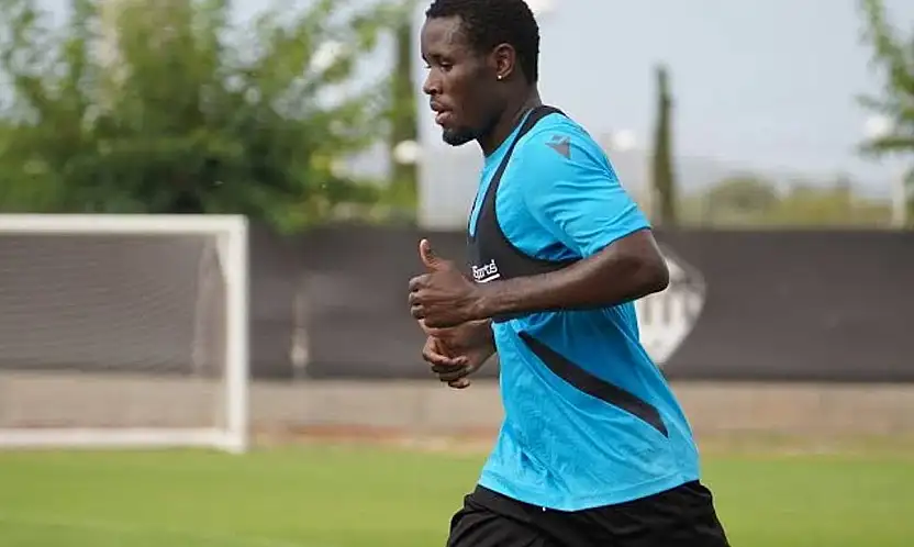 Vanspor'dan transferde durmak bilmiyor! Kenneth Obinna Ma imzayı attı