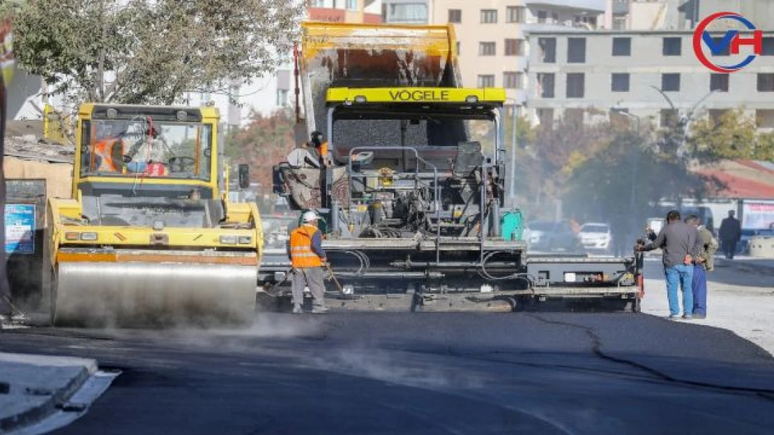 İpekyolu Belediyesi'nde Yol ve Alt Yapı Çalışmaları Tüm Hızıyla Devam Ediyor