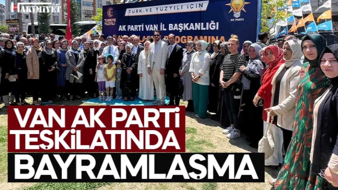 AK Partililer Van'da bayramlaştı