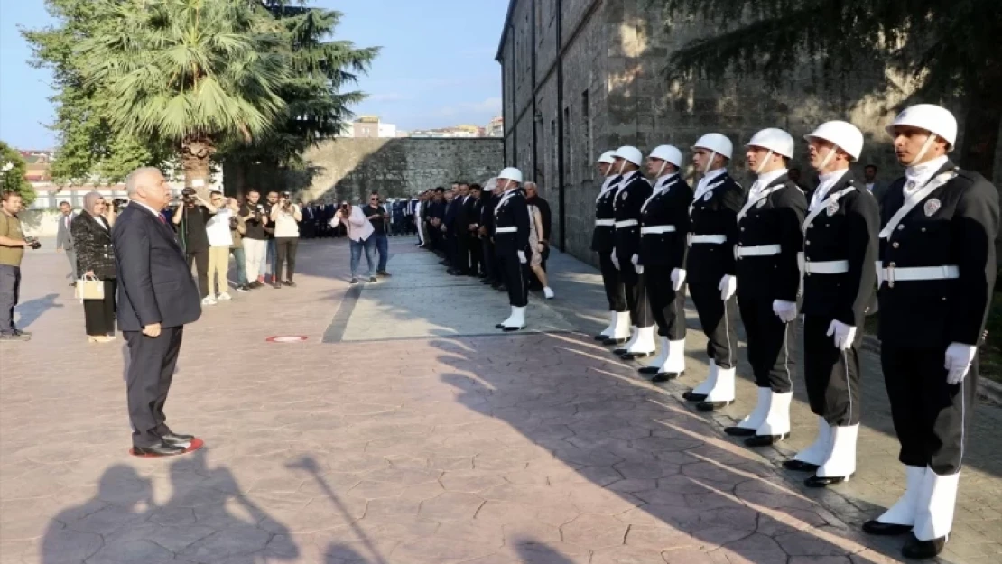 Trabzon Valisi Aziz Yıldırım görevine başladı Açıklaması