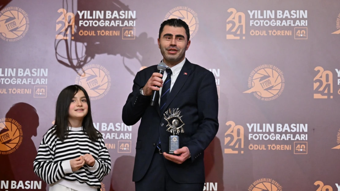 Ahmet İzgi'ye yılın spor fotoğrafı ödülü