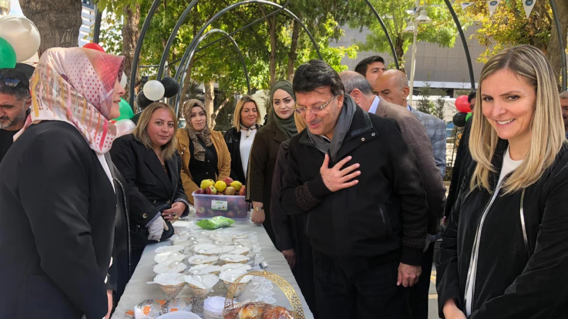 Milletvekili Türkmenoğlu'ndan Filistin'e destek kermesine ziyaret