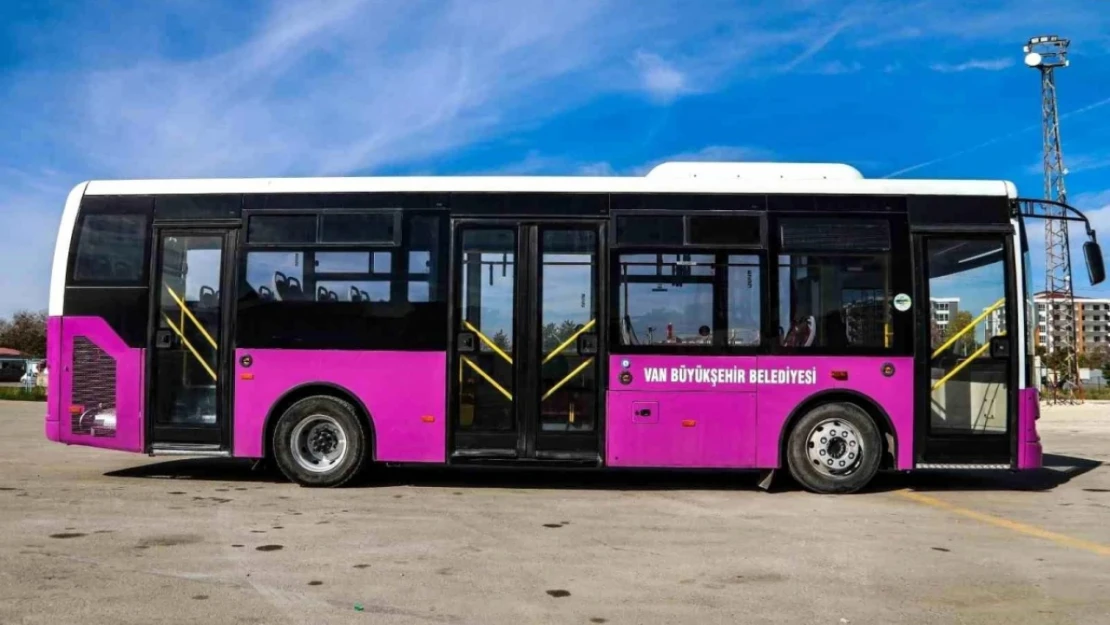 Van Büyükşehir Belediyesi 15 Otobüsü Hizmete Aldı