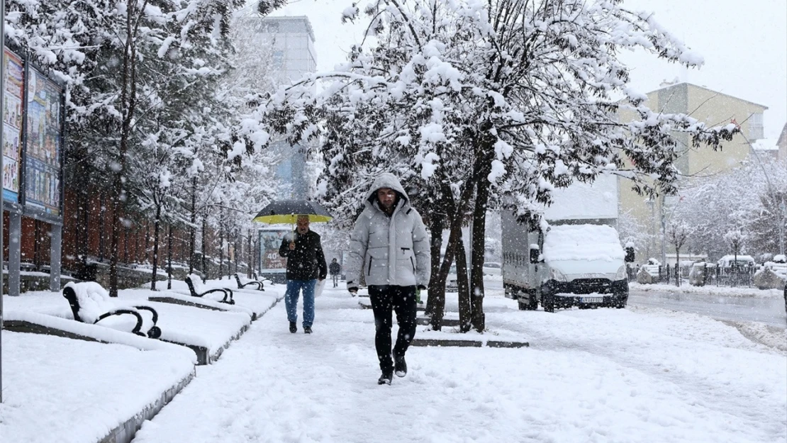 Van'da yoğun kar yağışı uyarısı yapıldı