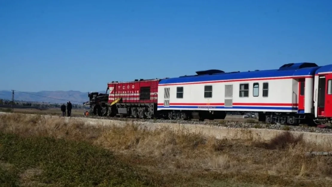 Van Gölü Ekspresi kaza yaptı! 1 ölü, 2 yaralı