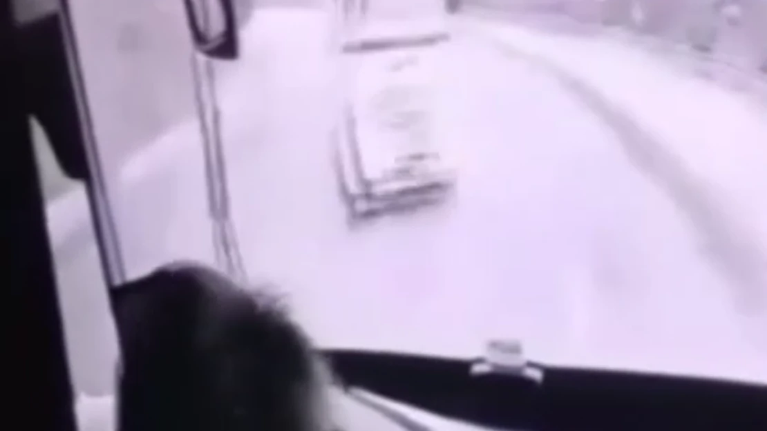 Van otobüsünün kaza anına ait görüntüler ortaya çıktı