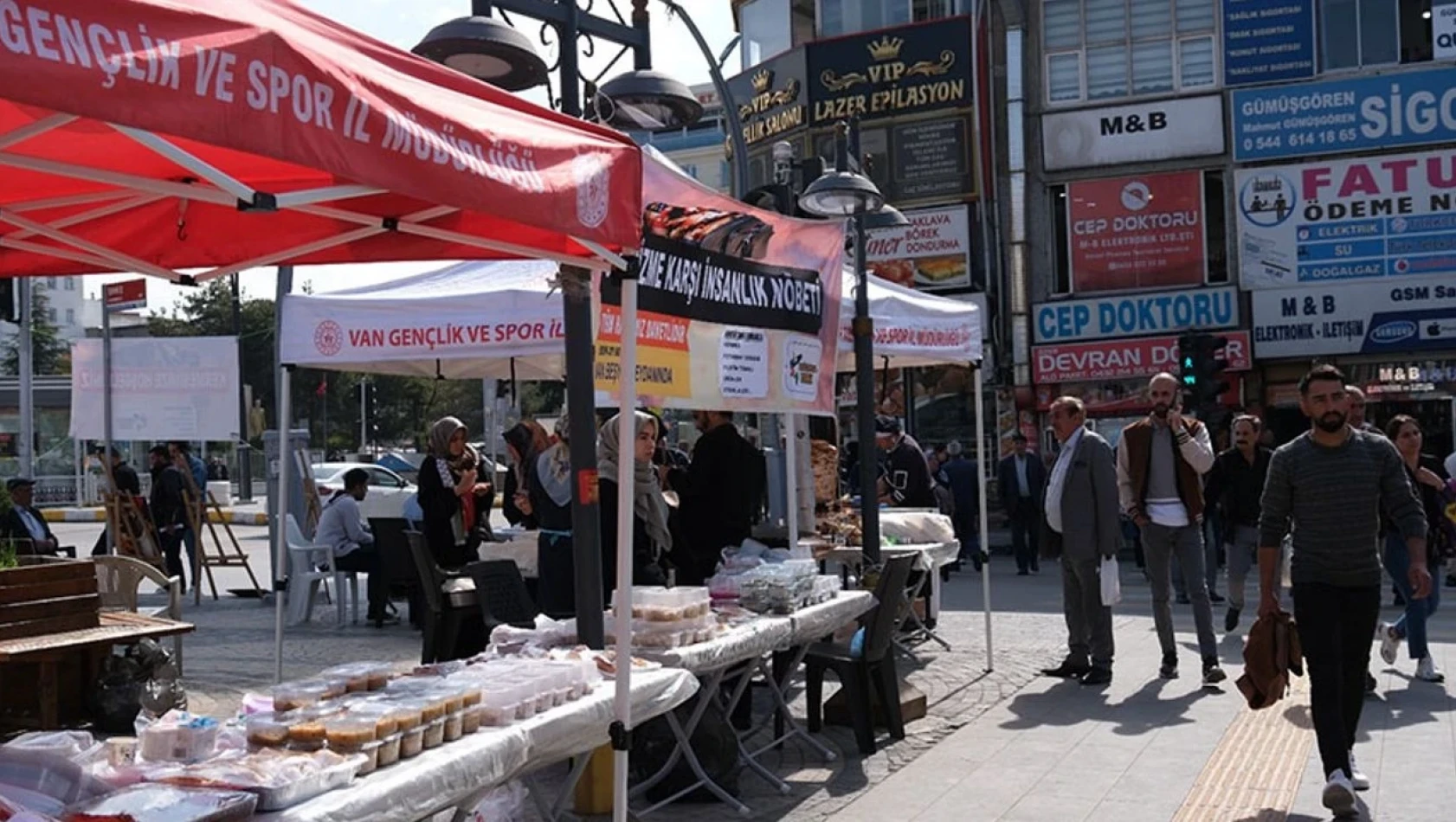 Filistin halkına destek için Van'da kermes düzenlendi