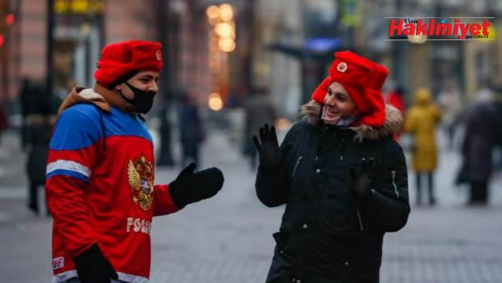 Rusya'da Covid-19 aşısı olanlara maske takma zorunluluğu kaldırılıyor