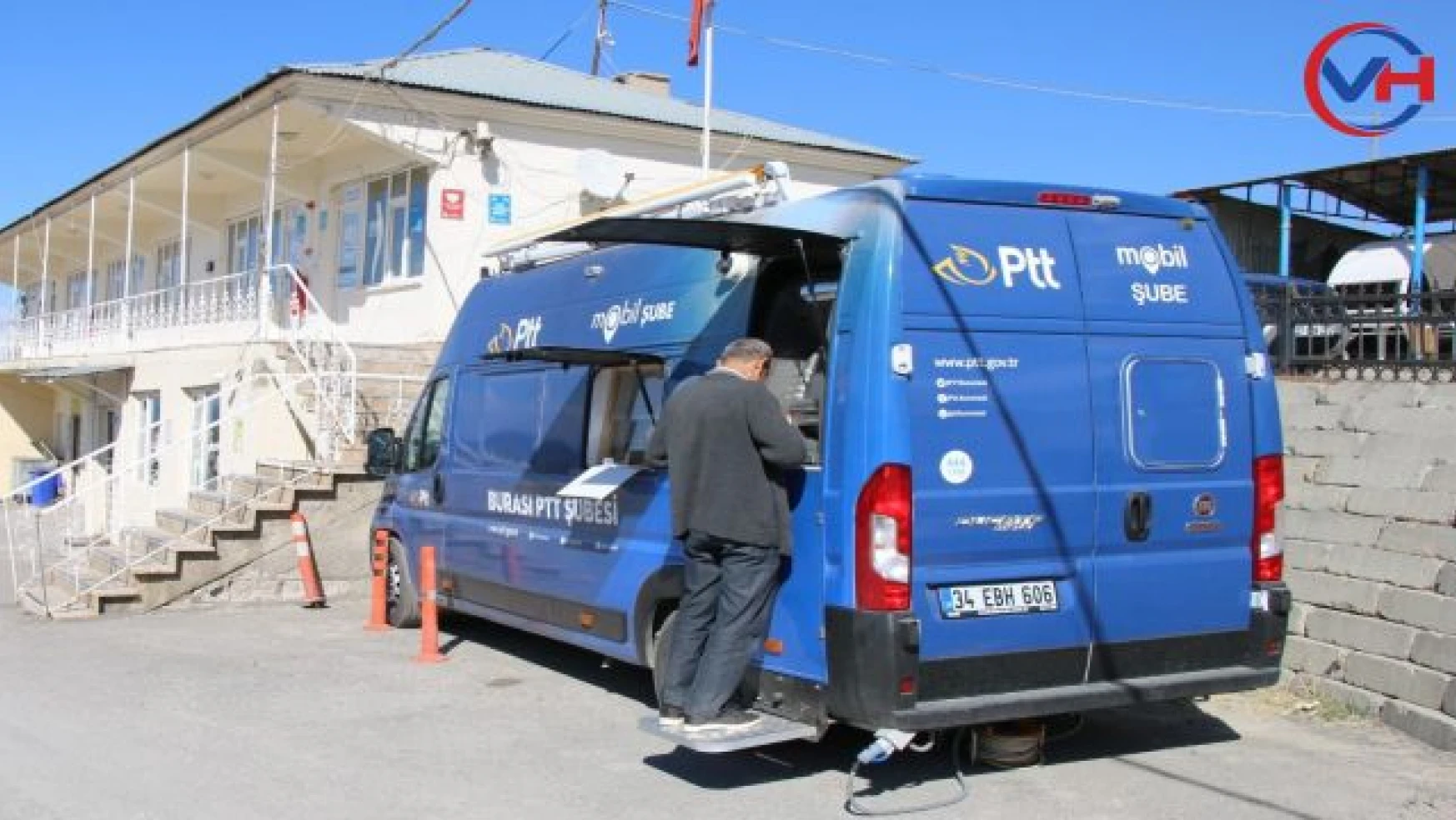 Edremit'te PTT Mobil Aracı Hizmet Vermeye Başladı