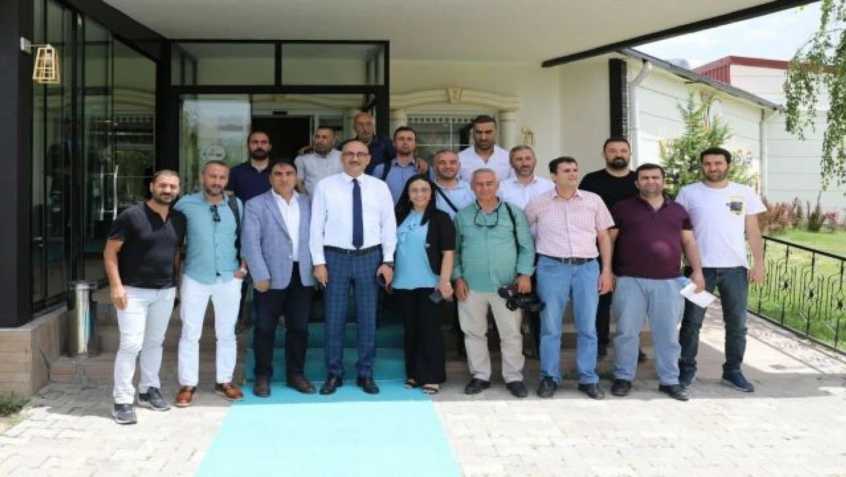 Başkan Vekili Aydın, projeleri gazetecilerle paylaştı