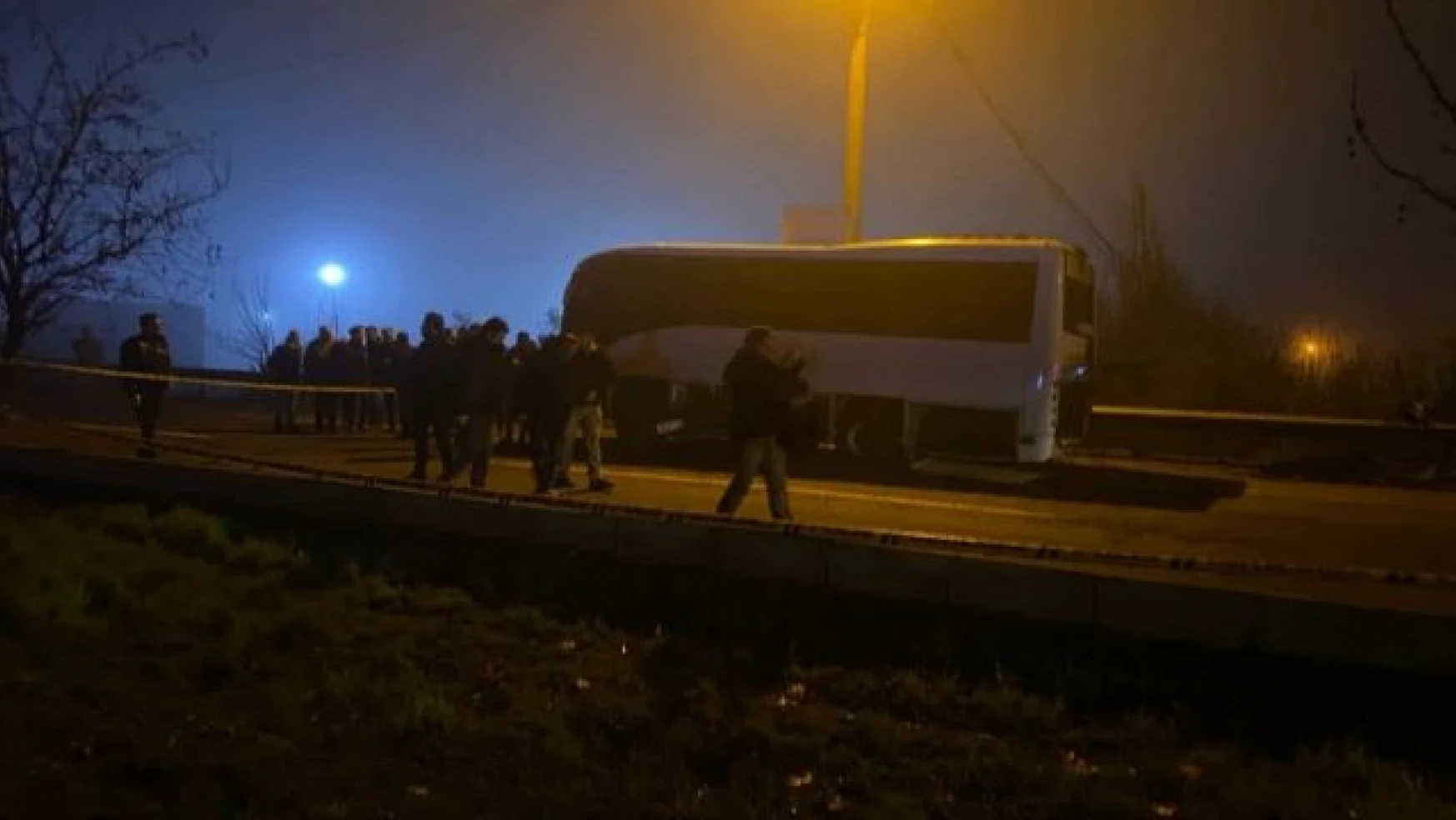 Diyarbakır'da polis servis aracına bombalı saldırı